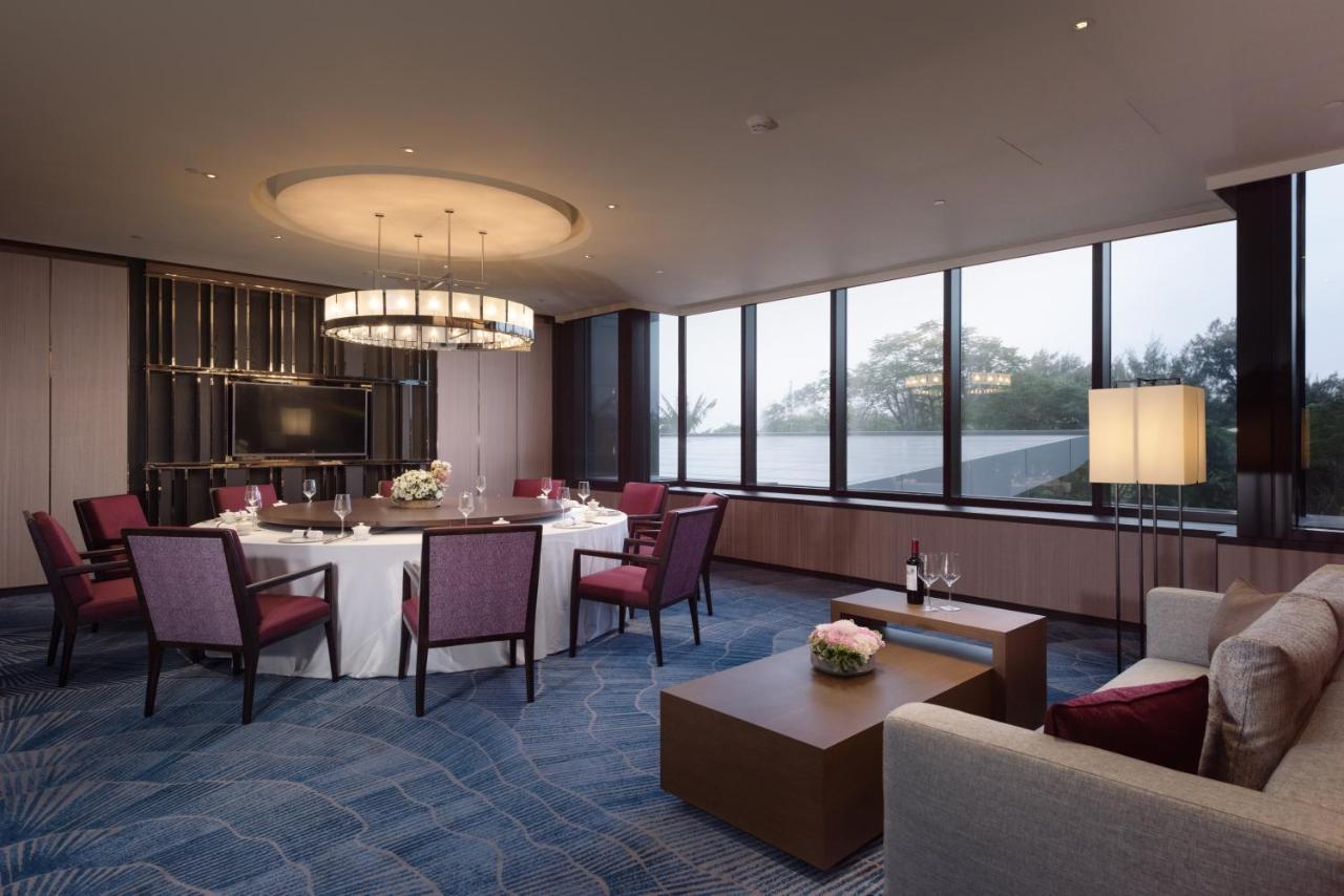 Crowne Plaza Tainan By Ihg Hotel Exterior foto The Club at The Landmark, Hong Kong