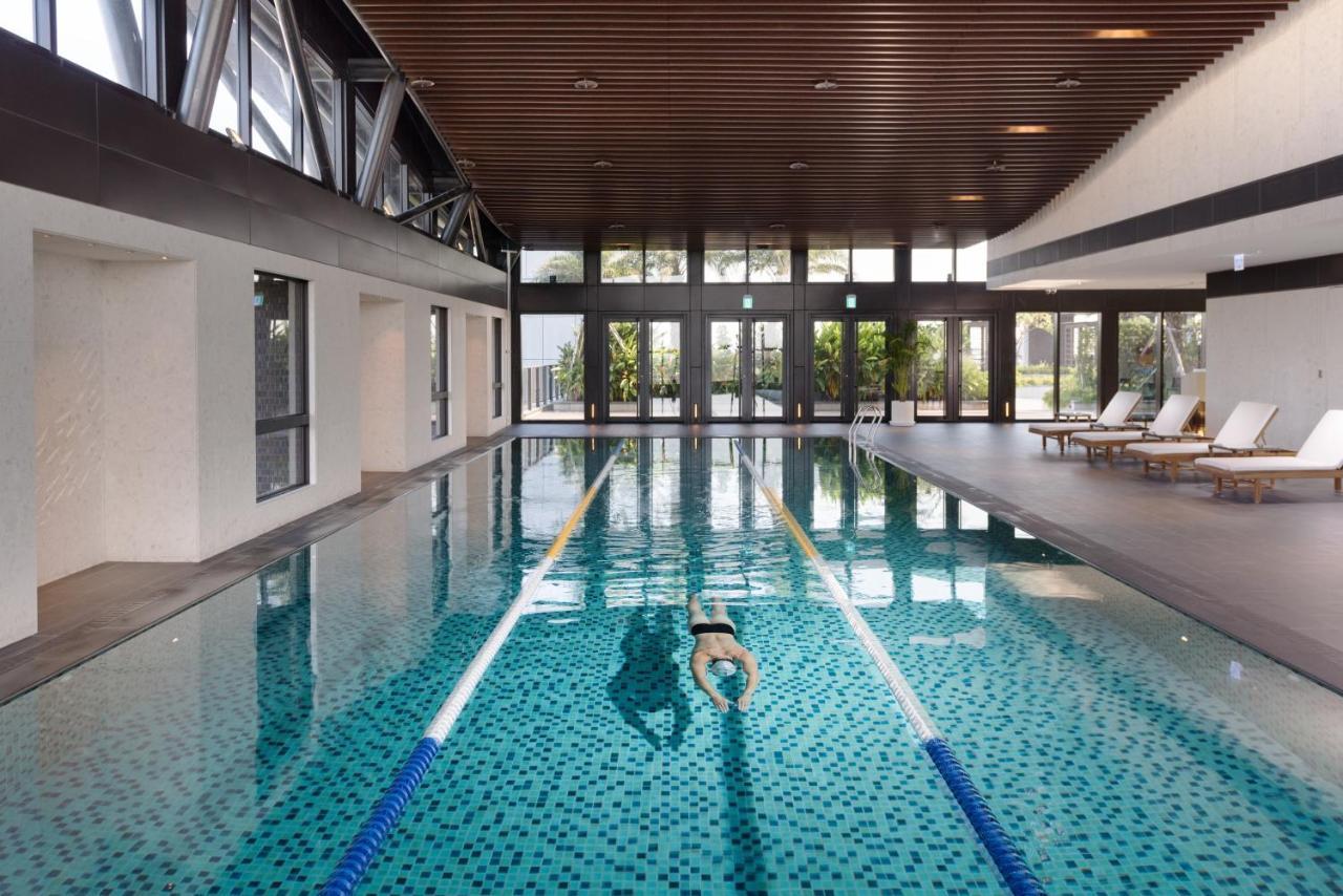 Crowne Plaza Tainan By Ihg Hotel Exterior foto The pool at the 2012 Commonwealth Games Athletes' Village