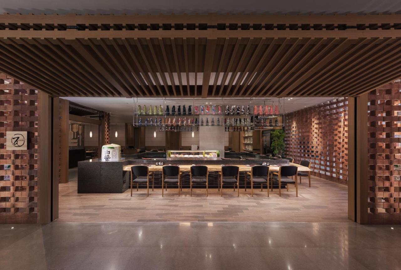 Crowne Plaza Tainan By Ihg Hotel Exterior foto The interior of the restaurant