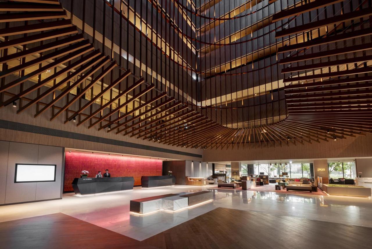 Crowne Plaza Tainan By Ihg Hotel Exterior foto The lobby of the hotel