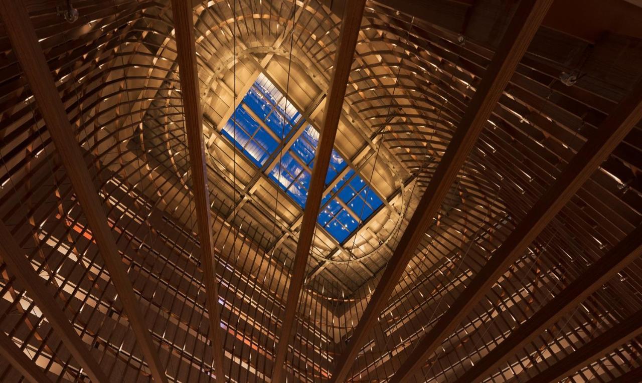 Crowne Plaza Tainan By Ihg Hotel Exterior foto The ceiling of the main atrium