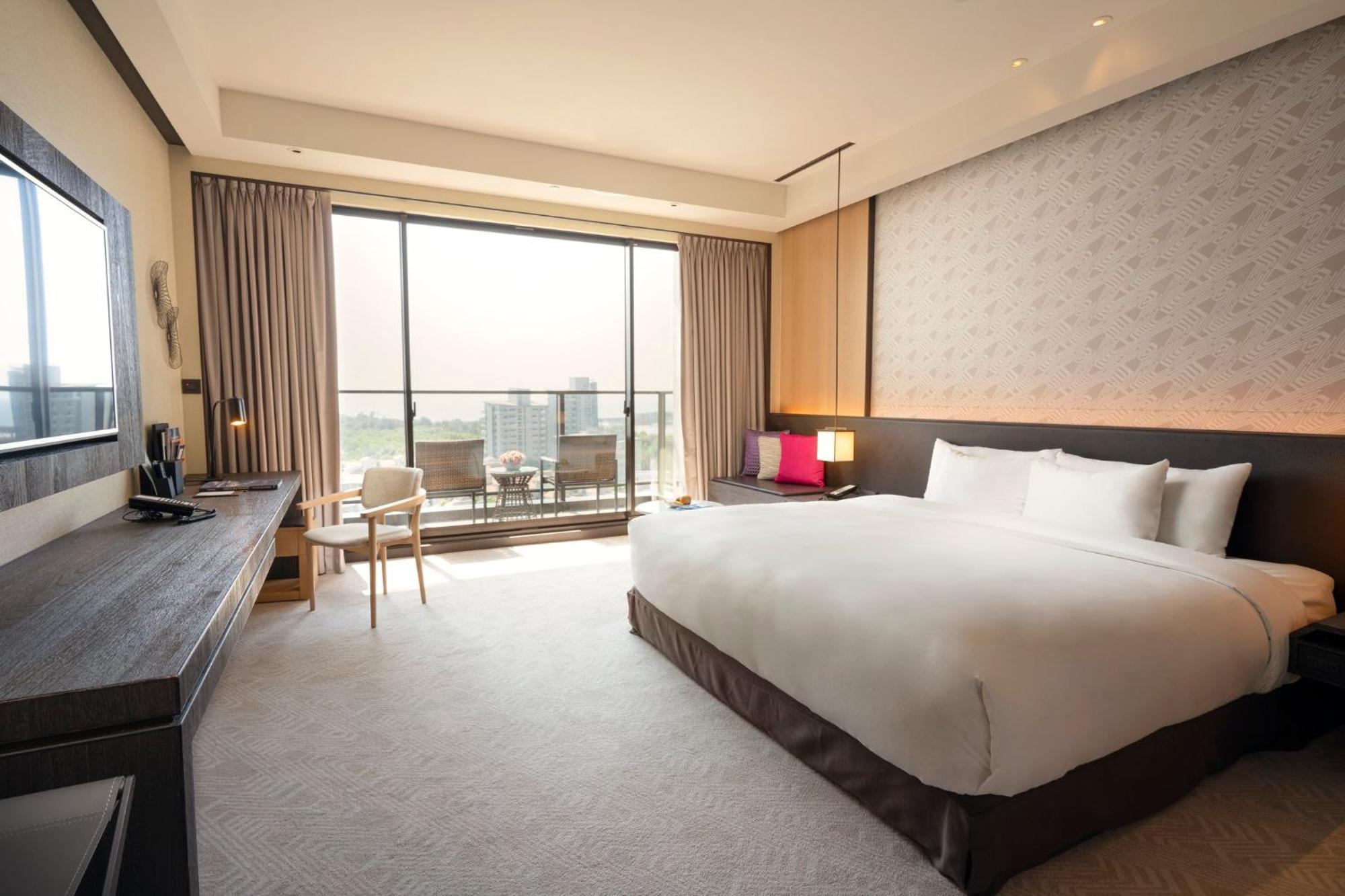 Crowne Plaza Tainan By Ihg Hotel Exterior foto Deluxe Room